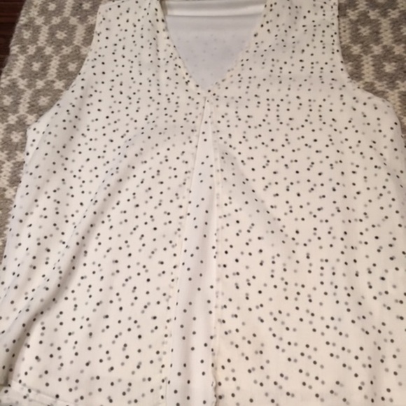 White Top - Picture 2 of 2